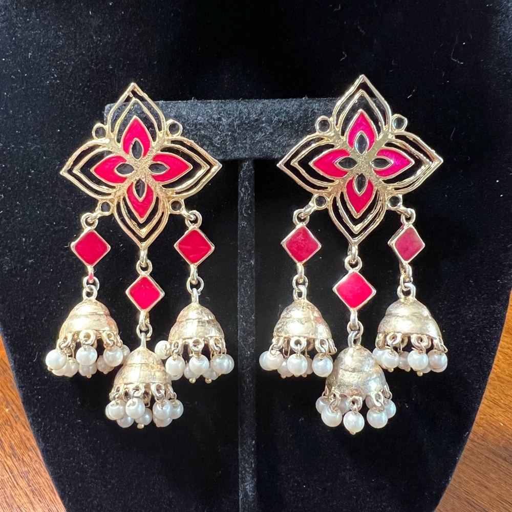 🆕 Gold Alloy Statement  Earring